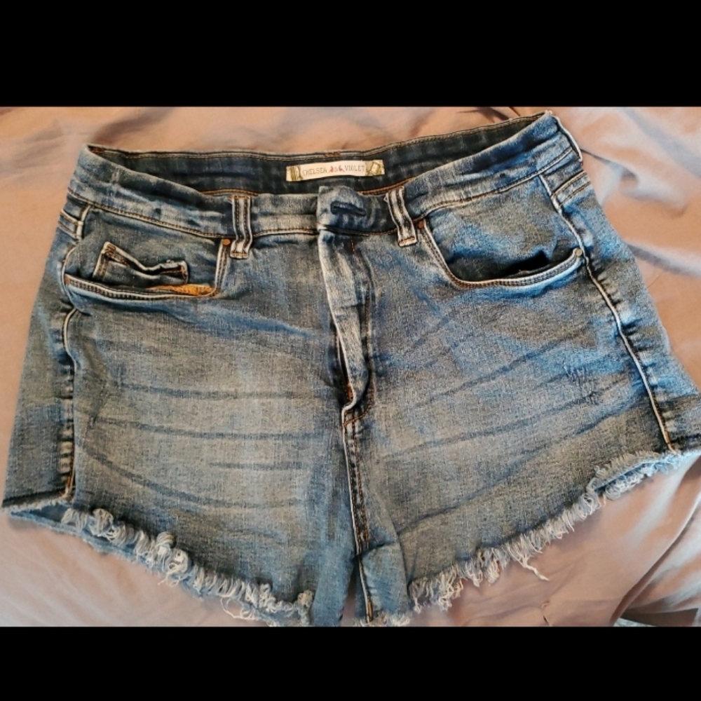 Chelsea and Violet Jean shorts size 30